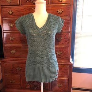 Light green short sleeved long sweater